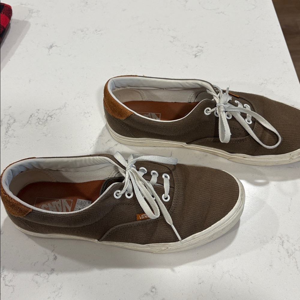 Vans Olive Green Canvas Sneakers with White Laces - Picture 2 of 5